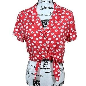 Forever 21 red crop top women floral button up short sleeve size M